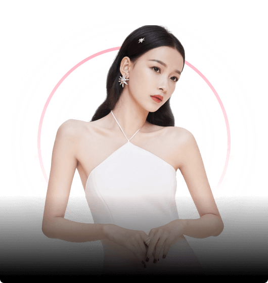 乔治娜社媒晒千万英镑豪车和数百万英镑珠宝，与C罗十指紧扣